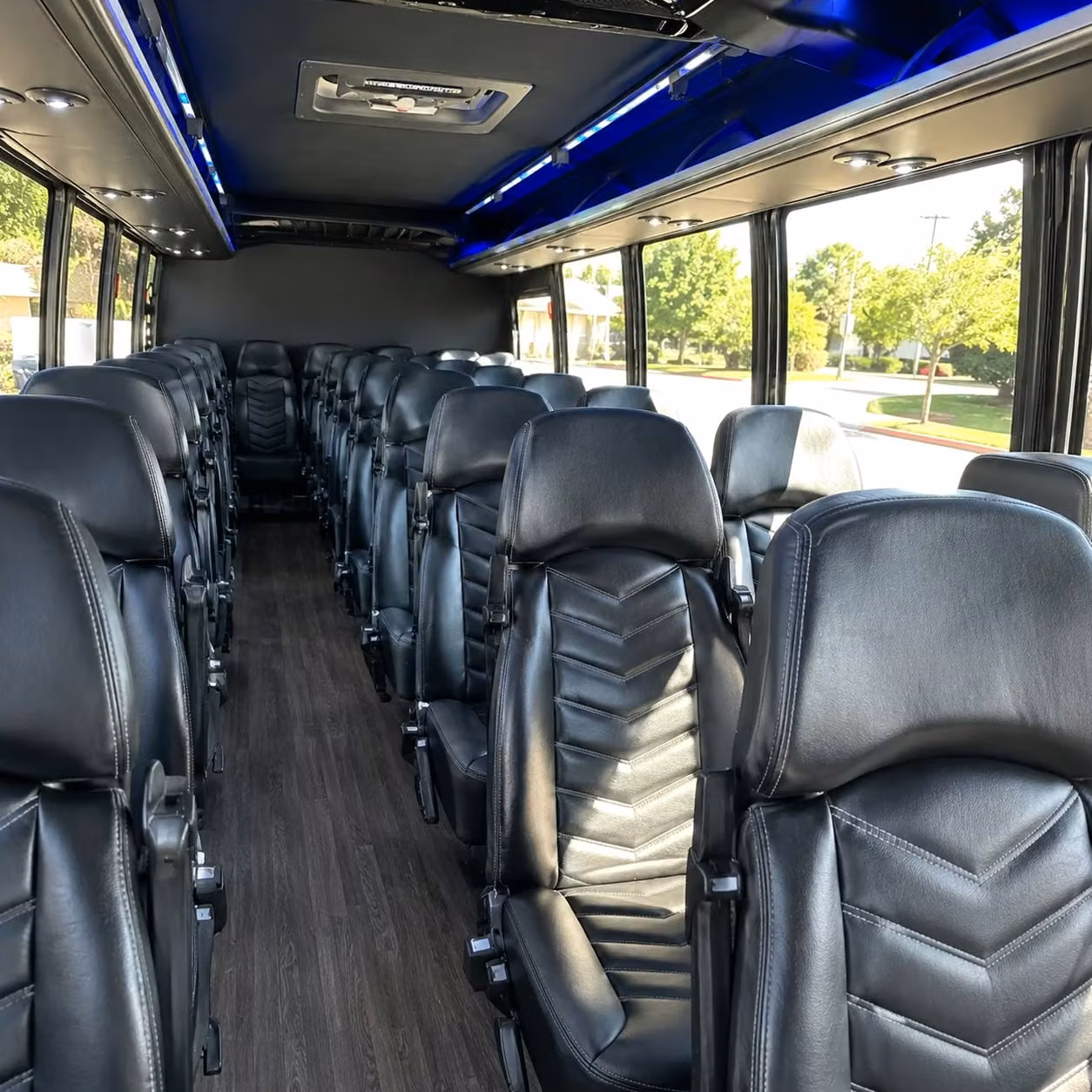 chico 28 passenger minibus rental
